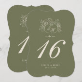 Oliven-Salbei-Stanz-Monogramm-Tischnummer Einladung (Vorne/Hinten)