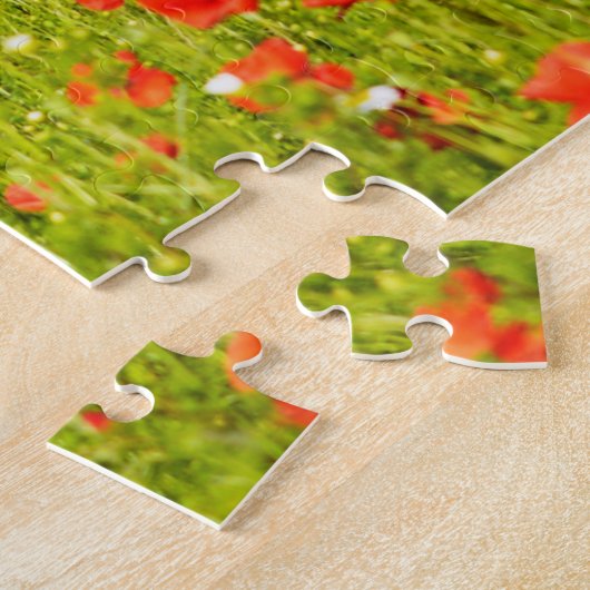 Olivenbaum auf dem Mohnblumengebiet im Sommer Puzzle (Seite)