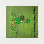 Oliver The Otter Picking Kleeblatts - Saint Patric Wandteppich (Vorderseite (Horizontal))