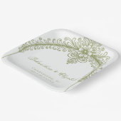 Olivgrüne französische Flourish-Bogen-Hochzeit Pappteller (Gewinkelt)