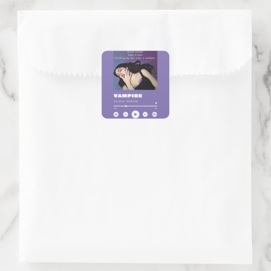 Olivia Rodrigo Vampire Quadratischer Aufkleber (Tasche)