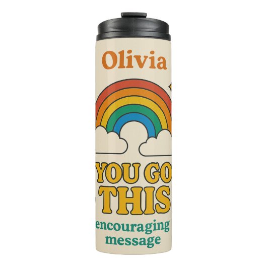 "OLIVIA SIE GOT DIESE ERMUTIGENDE BOTSCHAFT" THERMOSBECHER (Vorderseite)