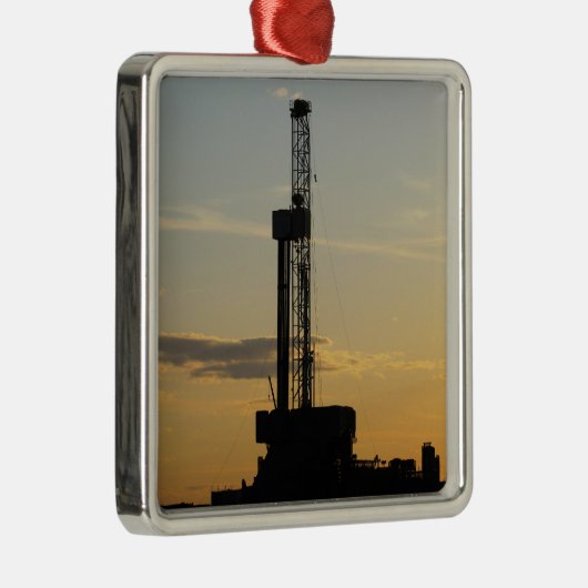 Ölplattform-Silhouette Silbernes Ornament (Rechts)