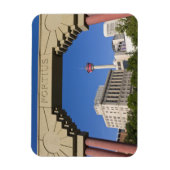 Olympic Plaza und Calgary Tower, Alberta, Kanada Magnet (Vertikal)