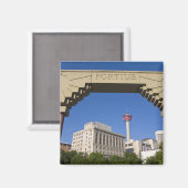 Olympic Plaza und Calgary Tower, Alberta, Kanada Magnet (Vorderseite/Rückseite)