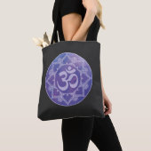 Om Mandala Lila Tasche (Von Nahem)