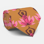 OM Namaste Spirituelle Lotus Blume Yoga Pose Krawatte (Gerollt)