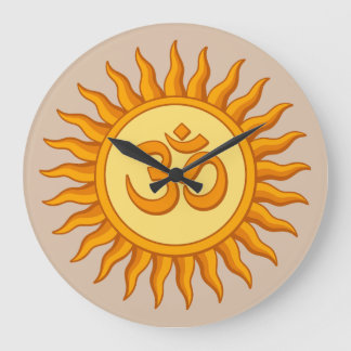 Om Symbol in Radiant Sun Spirituelle Hindudesign Große Wanduhr