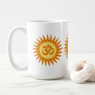 Om Symbol in Radiant Sun Spirituelle Hindudesign Kaffeetasse