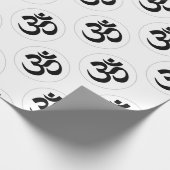 Om-Symbol (Schwarzes mit silbernem Ring) Geschenkpapier (Ecke)