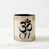 Om-Symbol-Tasse Zweifarbige Tasse (Mittel)