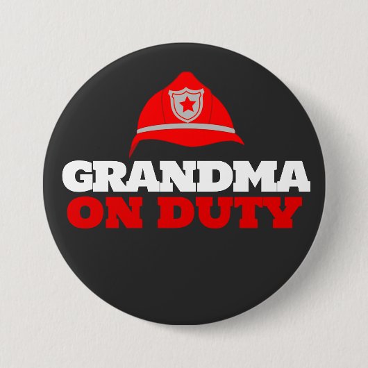 Oma auf der Schaltfläche "Feuerwehrmann" im Party Button (Vorderseite)