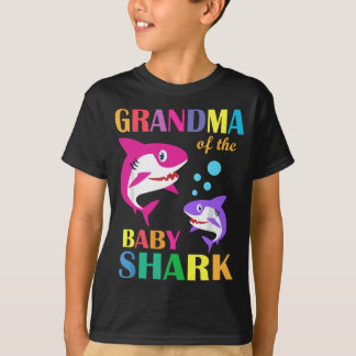 Oma des Geburtstagshais des Babys Oma Shark T-Shirt
