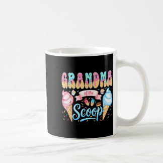 Oma des Scoop Ice Cream Gender Reveal Babys Kaffeetasse