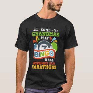 Oma EINIGE OMA SPIELEN BINGO ICH LAUFEN Marathon T-Shirt