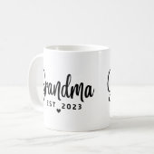 Oma EST 2023 Kaffeetasse (Vorderseite Links)