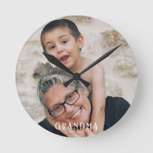 Oma Established Foto-Geschenk Runde Wanduhr