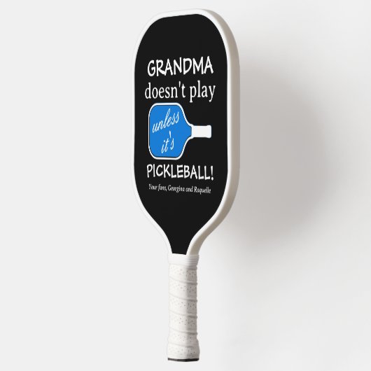 Oma Funny Pickleball Spaß Niedliche Fun Typografie Pickleball Schläger (Links)