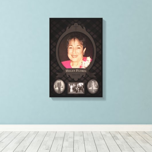 Oma-Gedenkstätte Leinwand (Insitu (Holzboden))