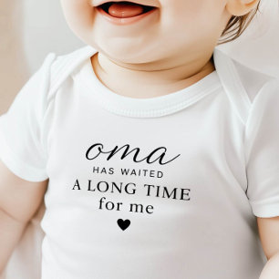 Oma hat Baby-Bodysuit-Geschenk gewartet Baby Strampler