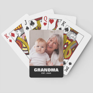 Oma hat ein kühnes schwarzes Foto erstellt Spielkarten
