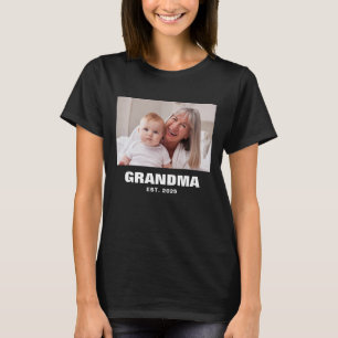 Oma hat ein mutiges Foto erstellt T-Shirt