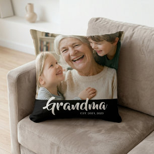 Oma hat modernes schwarzes Skript-Foto gegründet Kissen