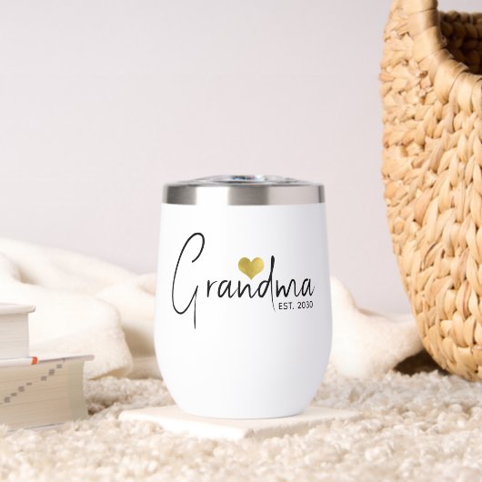 Oma hat neue Oma-Geschenke etabliert (Wohnzimmer (gedreht))