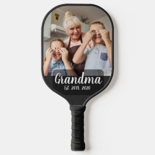 Oma hat weißes Schriftfoto eingerichtet Pickleball Schläger