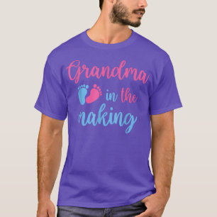 Oma in der Ankündigung der Schwangerschaft Großes T-Shirt