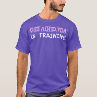 Oma in Training T Baby Announction T-Shirt