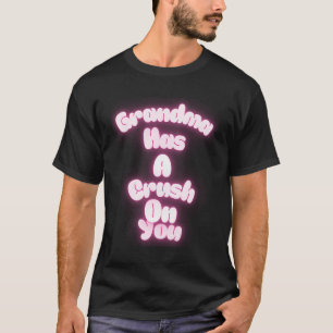 Oma ist in dich verknallt T-Shirt
