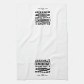 Oma Meetings werden Erinnerungen Geschirrtuch (Vertikal)