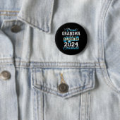 Oma mit einer Cl von 2024 Graduate Funny Senior 20 Button (Beispiel)