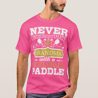 Oma mit Pickleball-Pa unterschätze nie T-Shirt