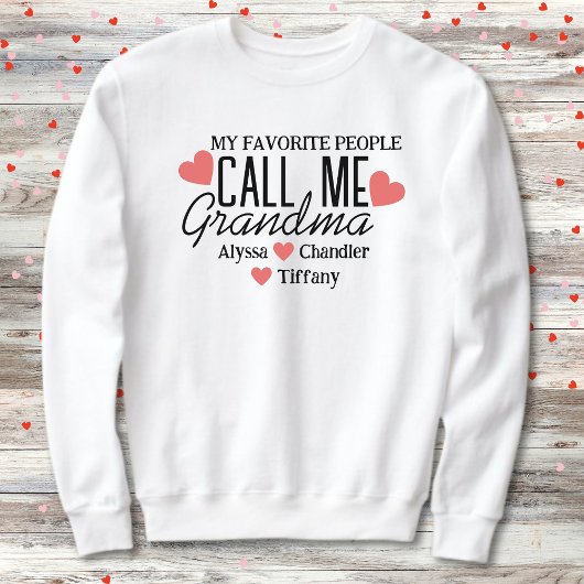 Oma mit roten Herzen und Kindernamen Sweatshirt