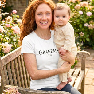 Oma-Name 2026 Geschenk anpassen T-Shirt