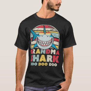 Oma Shark Geschenk für Nan T-Shirt