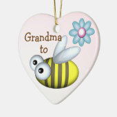 Oma to Bee/ Erwartungshaltung Keramik Ornament (Links)