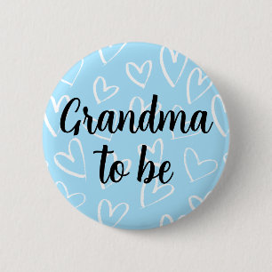 Oma, um weiß zu sein Herz blauer Baby-Dusche Button