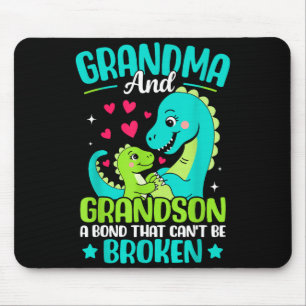 Oma und Enkel eine unzerbrechliche Bindung D Mousepad