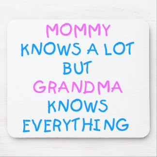 Oma weiß alles | Muttertagsgeschenk Mousepad