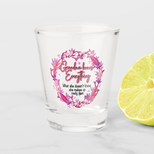 Oma weiß alles schnapsglas (Vorderseite)