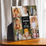 Oma wir Liebe Sie Herz Moderne FotoCollage Fotoplatte<br><div class="desc">Die Oma We Liebe You Heart Modern Foto Collage Plaque ist ein berührendes und personalisiertes Geschenk, das Ihre Liebe für Ihre Großmutter zeigt. Diese hübsch gestaltete Gedenktafel besticht durch eine herzförmige Collage aus Foto, mit der Sie Ihre Lieblingsfamilienfotos in einem modernen und stilvollen Layout hinzufügen können. Die herzliche "Wir Liebe...</div>