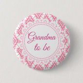 Oma wird Pink Lacey Baby Showknopf Button (Vorderseite)