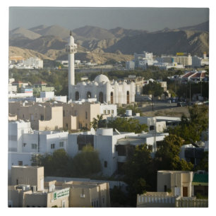 Oman, Maskat, Qurm. Gebäude im Gebiet Qurm / 2 Fliese