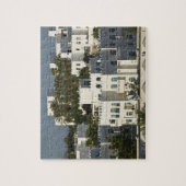 Oman, Muscat, Korm. Gebäude des Qurm-Gebiets / Puzzle (Vertikal)