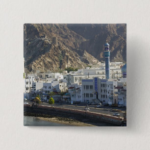 Oman, Muscat, Mutrah. Gebäude entlang der Mutrah Button