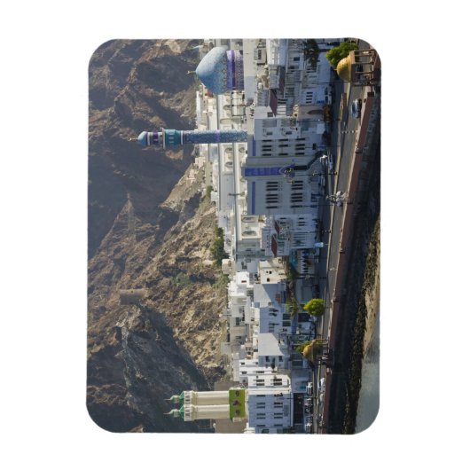 Oman, Muscat, Mutrah. Gebäude entlang Mutrah Magnet (Vertikal)