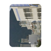 Oman, Muscat, Mutrah. Mutrah Corniche Mosque und Magnet (Vertikal)